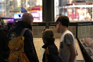 Tourists gleaning information