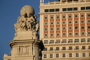 Monumenta a Cervantes and Edificio Espana